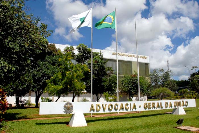 AGU cobra R$ 2,1 bilhões desviados do setor público