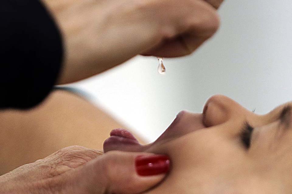 Substituição da gotinha na prevenção à pólio aumentará proteção