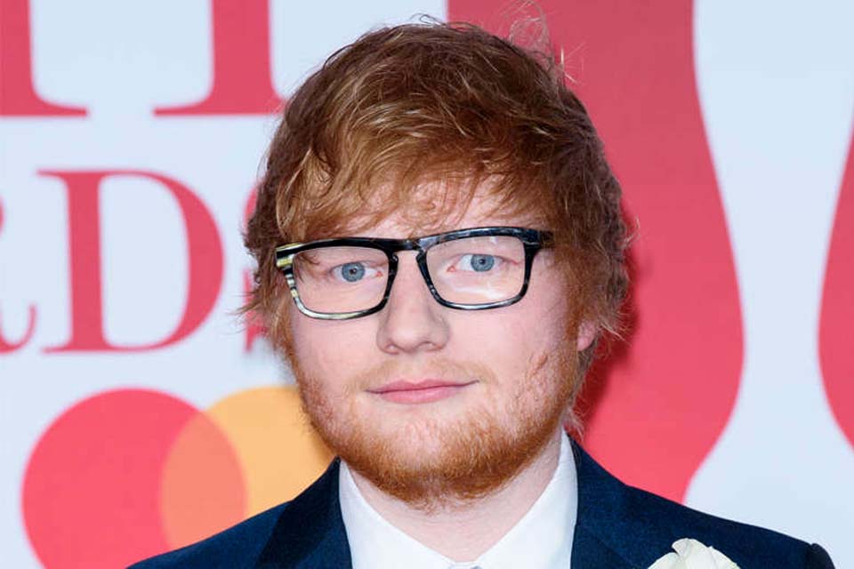 DVD de Ed Sheeran se apresentando em peça escolar na adolescência vai a leilão