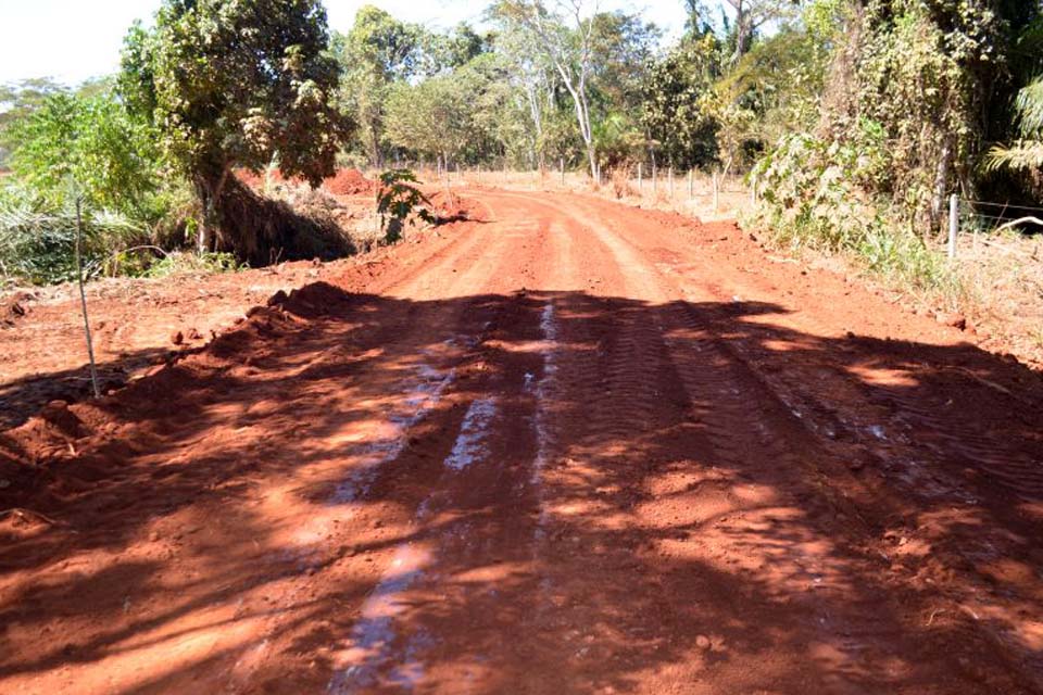 Serviços de recuperação e manutenção avançam na RO-383 