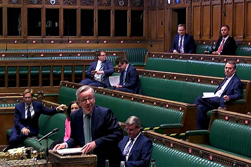 Parlamento britânico aprova novo sistema migratório pós-Brexit