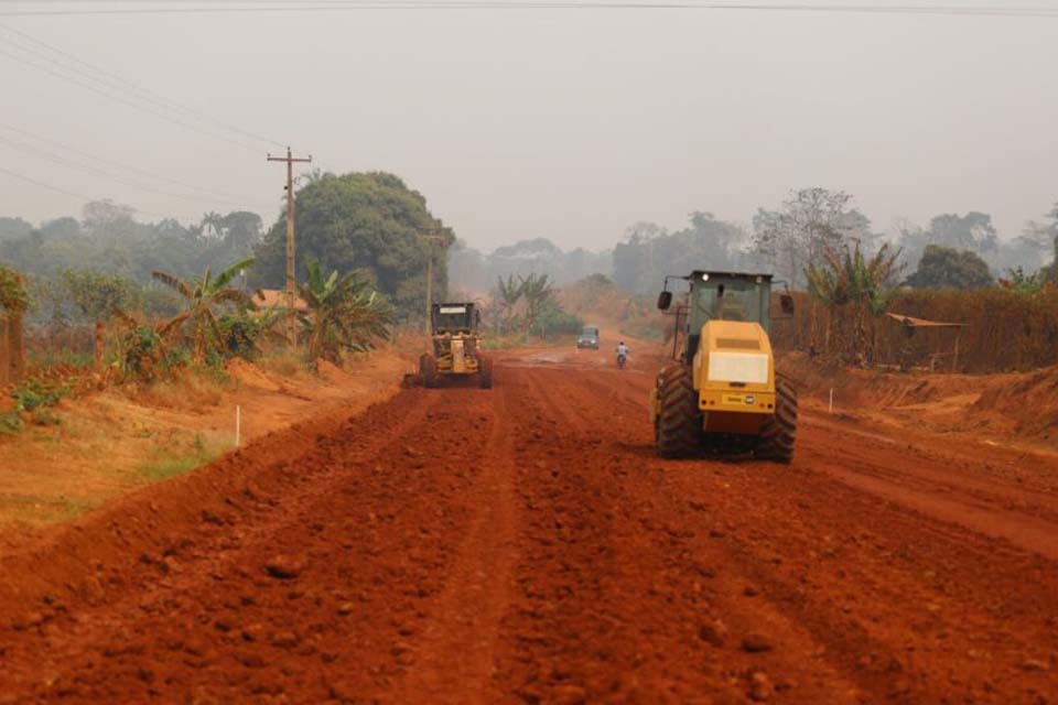 Obras de pavimentação avançam com ações executadas no distrito Vila Marcão