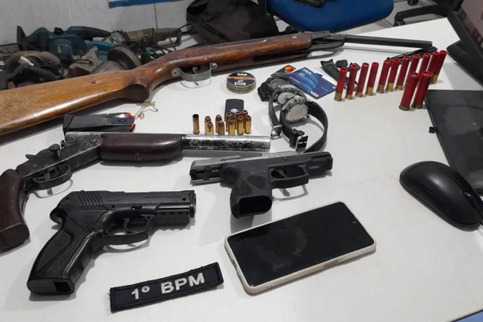 Bandido é preso com três armas após roubo em chácara na BR-319