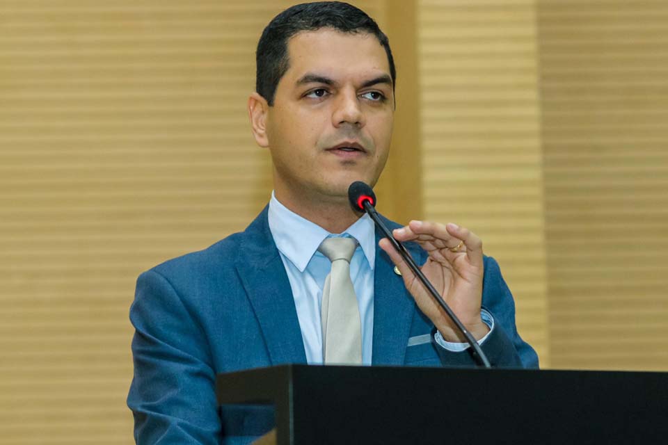 Deputado Cássio Gois cobra agilidade da Energisa para solucionar problemas de energia em Cacoal