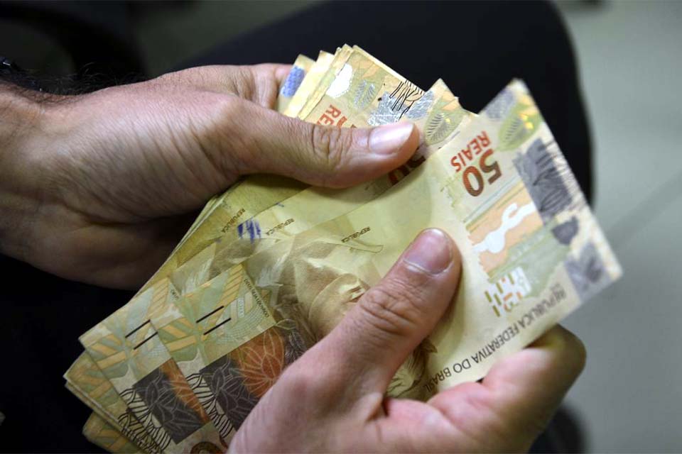  Caixa começa a pagar parcela de junho do Auxílio Brasil