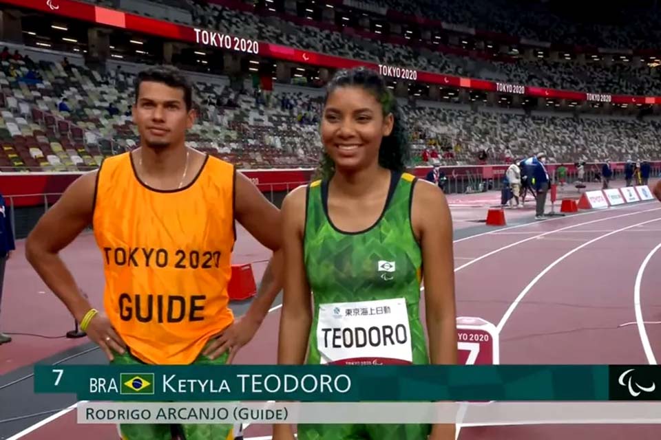 Ketyla Teodoro se despede das semifinais dos 200m T12 na quarta colocação na bateria