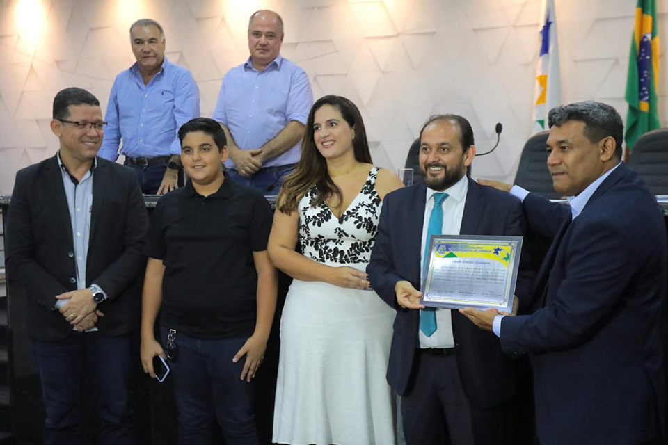 Câmara de Vereadores homenageia presidente Laerte Gomes com o título de Cidadão de Ji-Paraná