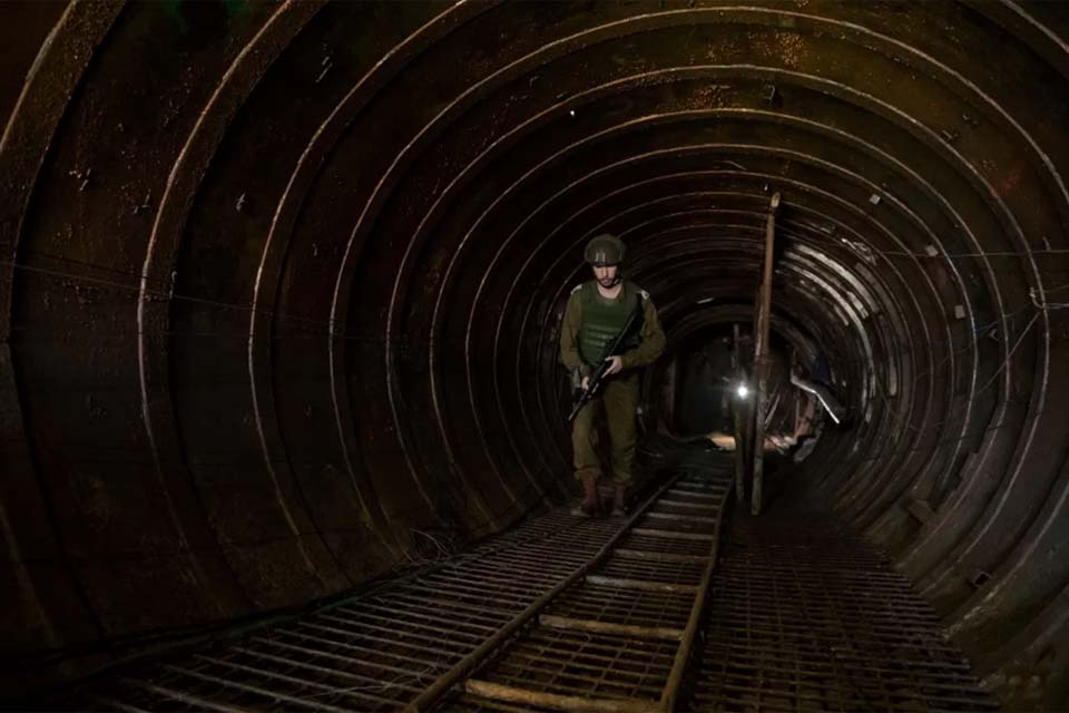 Israel diz ter achado o maior túnel do Hamas: dá para passar um carro