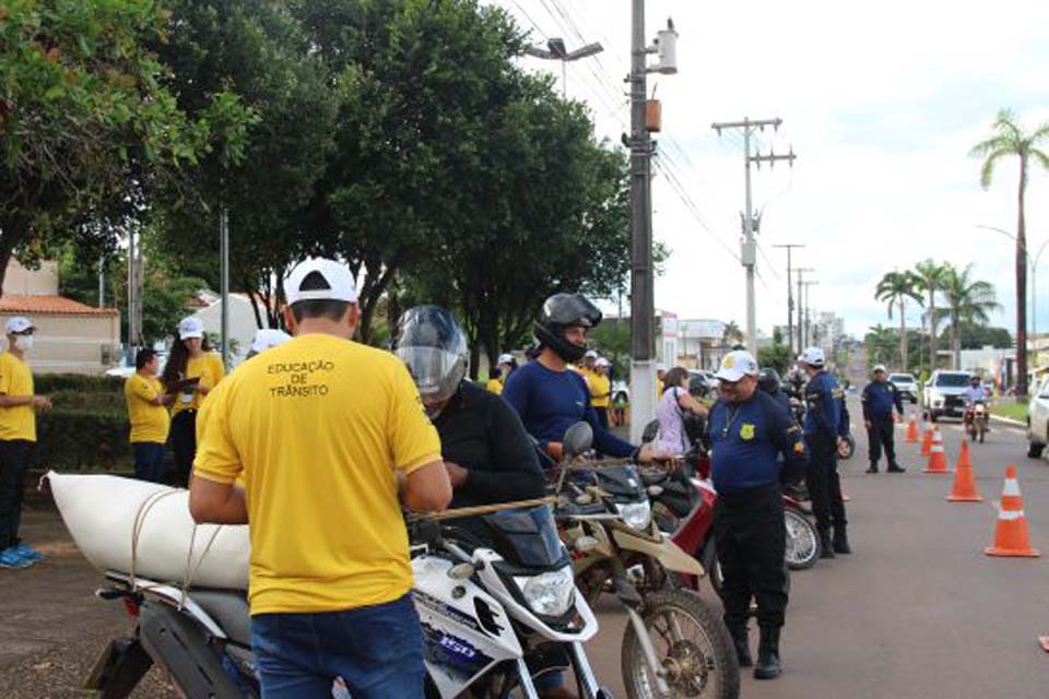 Diretorias de Educação e Fiscalização do Detran Rondônia unidas na ação “Duas Rodas, Uma só Vida” em Cacoal