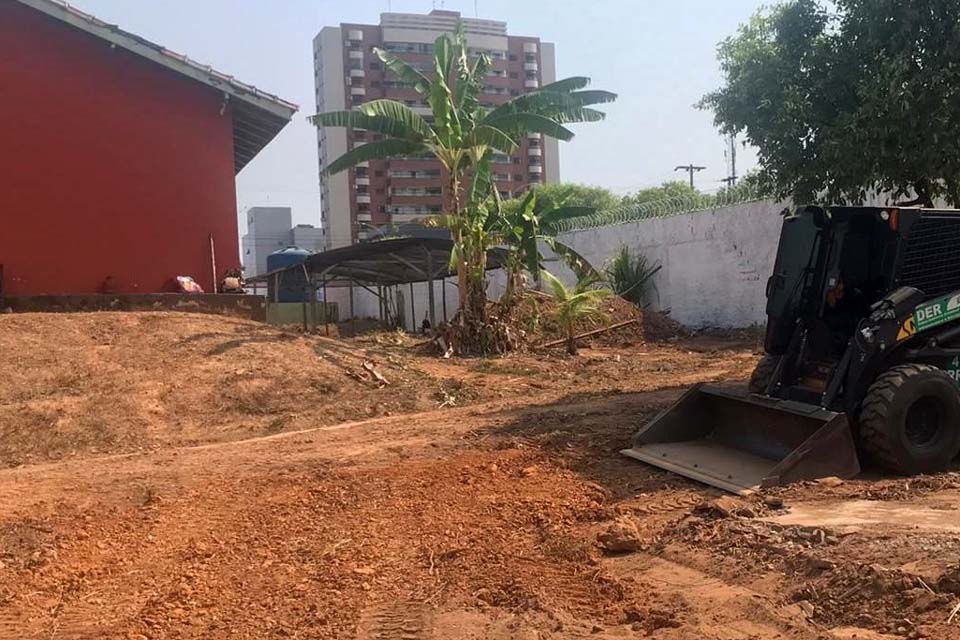 Parceria com o DER garante a limpeza e manutenção das escolas estaduais