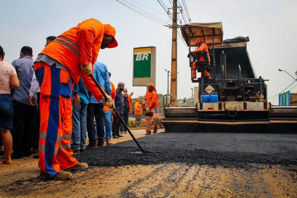 Equipamentos e máquinas fortalecem as frentes de trabalho nas rodovias de Rondônia