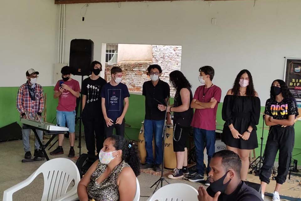 Projeto de Ariquemes contemplado pela lei Aldir Blanc realiza oficina de iniciação musical