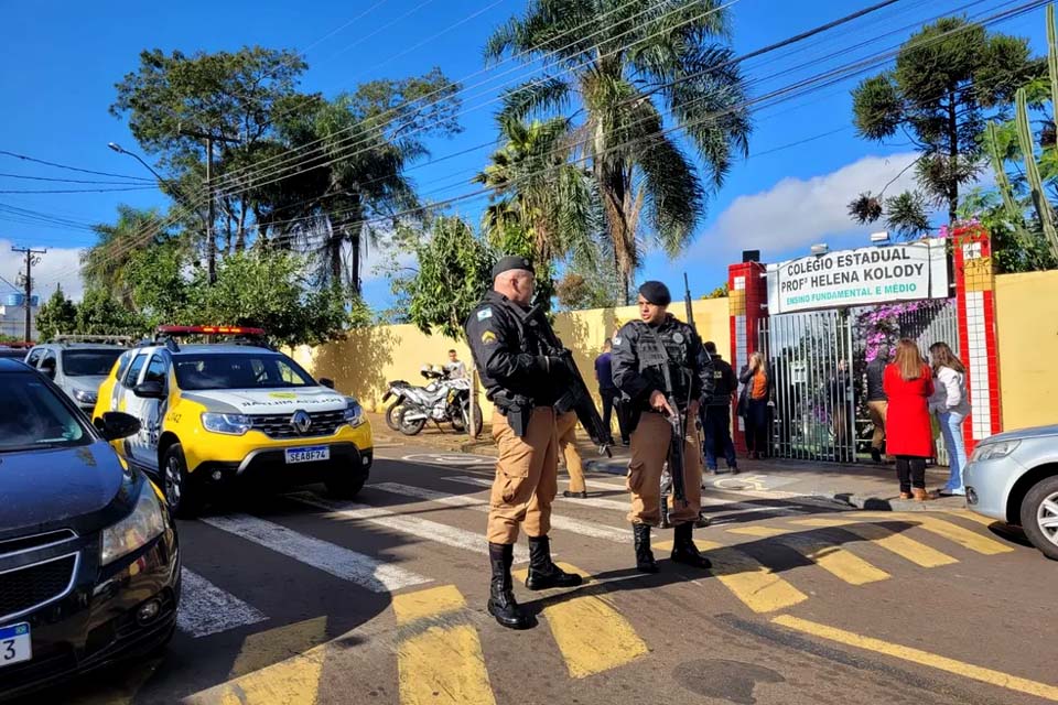 Ex-aluno invade escola, mata estudante e fere outro no Paraná