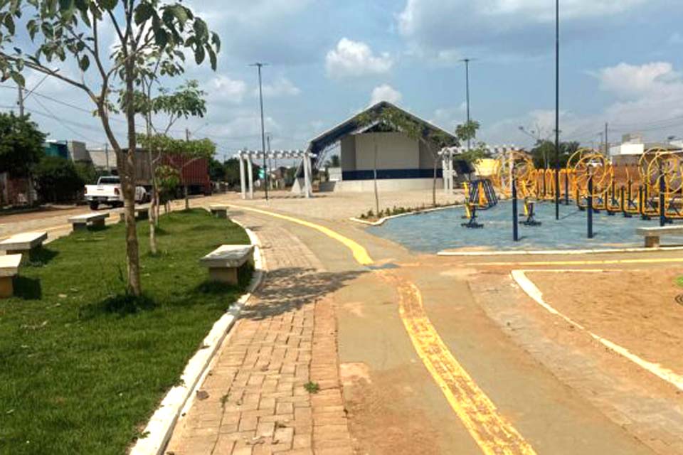 Prefeitura do município de Jaru realiza inauguração da Praça Pública do bairro Savana Park