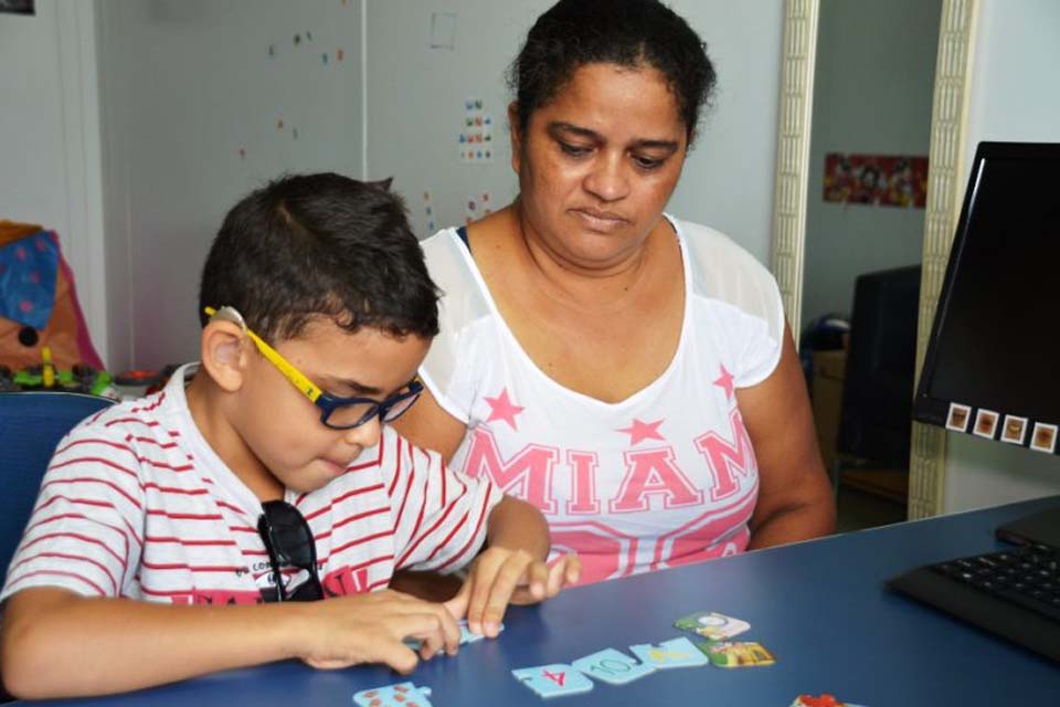 Centro de Reabilitação de Rondônia ajuda na recuperação de pacientes com perda auditiva
