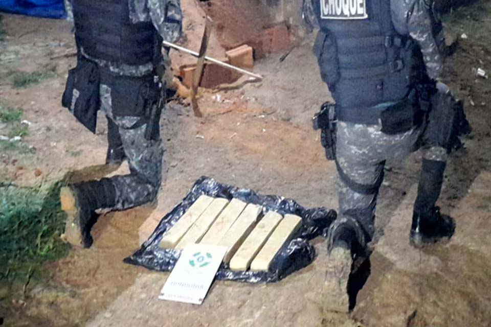 BPChoque apreende mais de 6kg de maconha enterrada em matagal