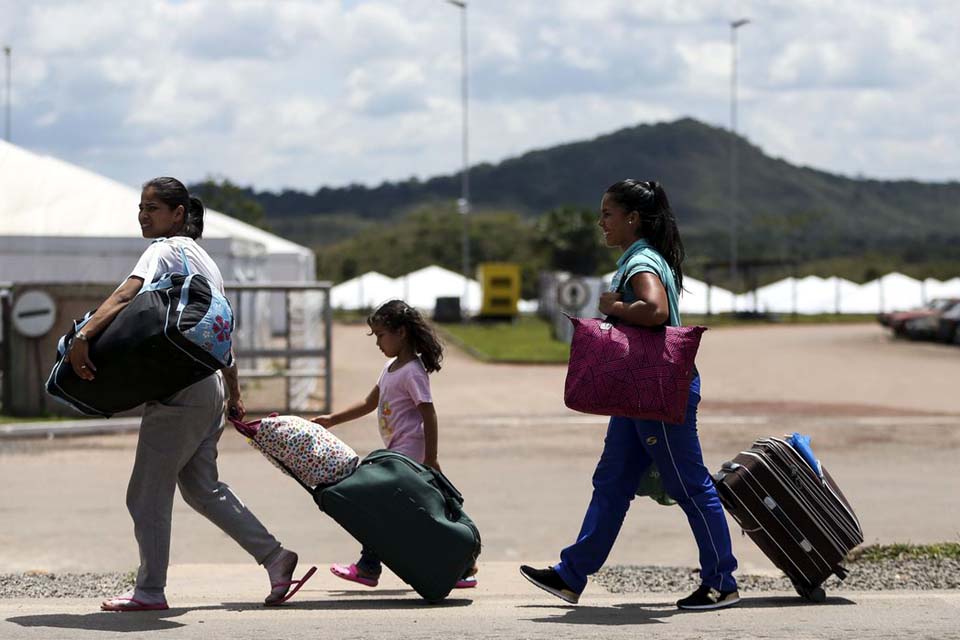 Refugiados e imigrantes promovem cursos online durante isolamento