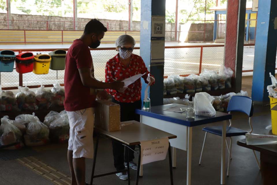 Prefeitura de Porto Velho entrega de kits de alimentação e kits pedagógicos na escola Padre Chiquinho