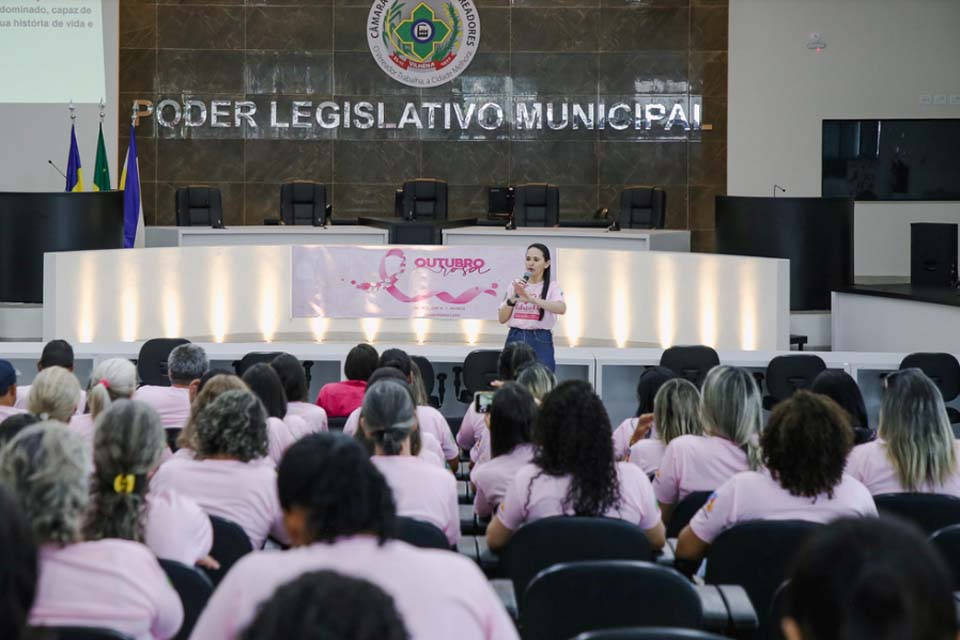 Outubro Rosa: Campanha e ações de promoção da saúde da mulher acorrem nas USBs