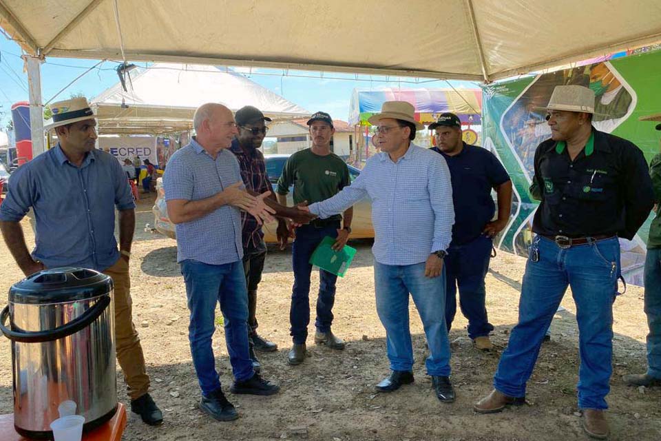 Festa do Leite no distrito de Palmeiras, em Nova Mamoré, recebe incentivo do deputado Ezequiel Neiva