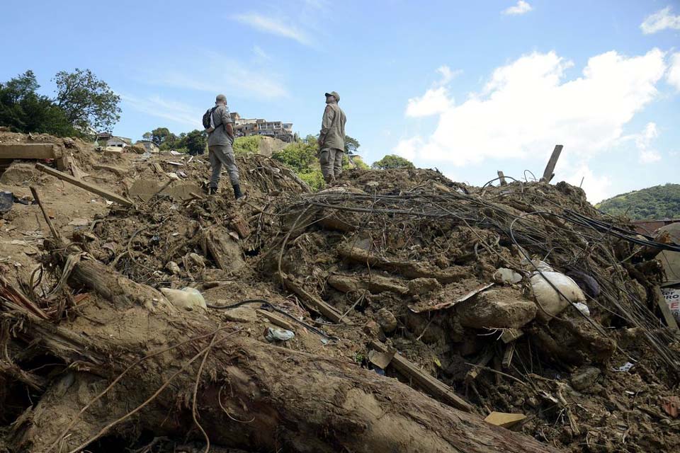  Moradores de Petrópolis serão indenizados por prejuízo com chuvas