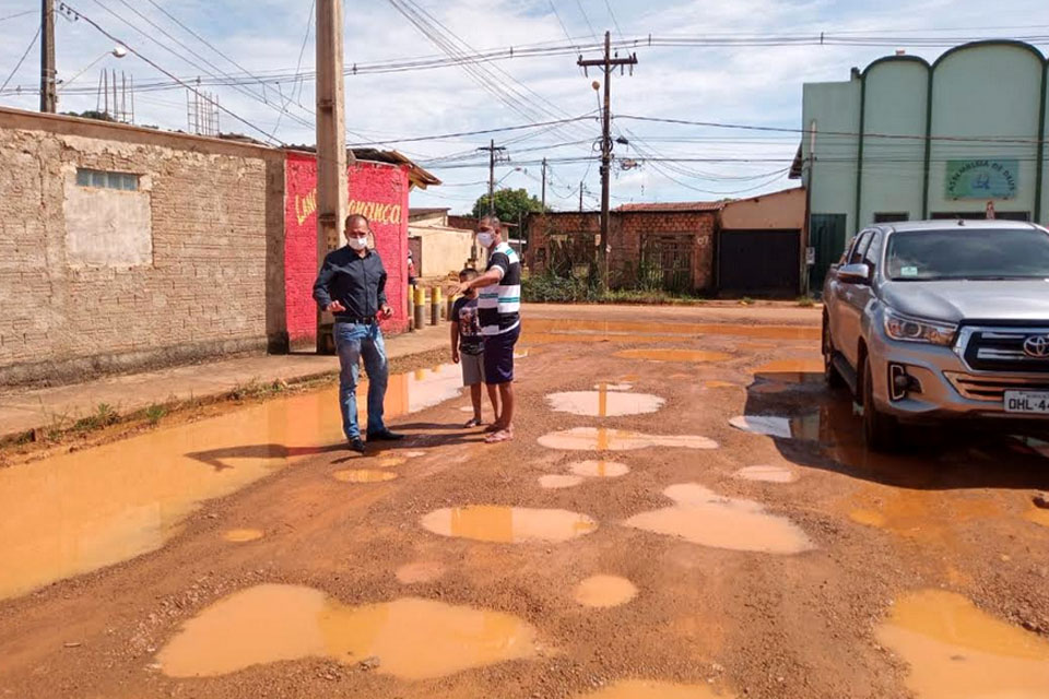 Vereador Paulo Tico percorre zona leste da capital para ver a situação enfrentadas pelos moradores