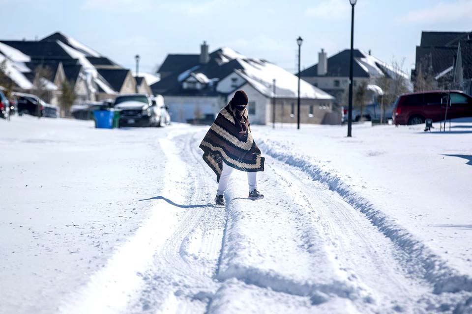 Tempestade de neve atinge os EUA; milhões estão sem eletricidade