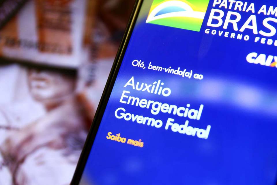 Publicada MP que prorroga auxílio emergencial até o fim do ano