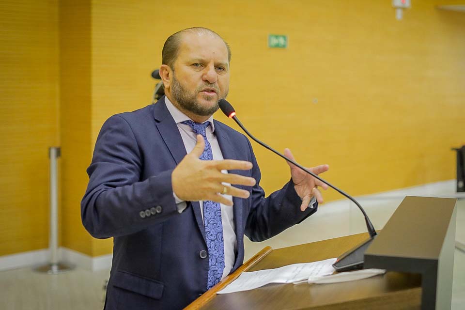 Deputado Cirone destaca início do Tchau Poeira e confirma convocação da Sesau para reunião em Cacoal