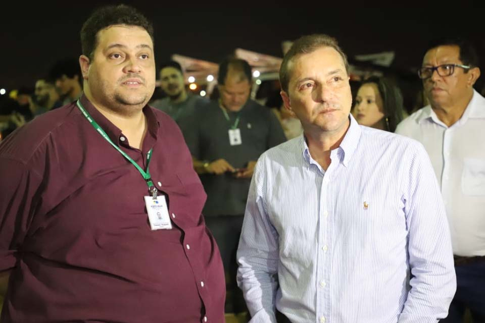 Hildon Chaves + Thiago Tezzari = 30 mil novos pontos de iluminação em Porto Velho;  mais aumentos pelas bandas do Detran; Marcos Rocha esconde o jogo sobre apoio nas eleições deste ano