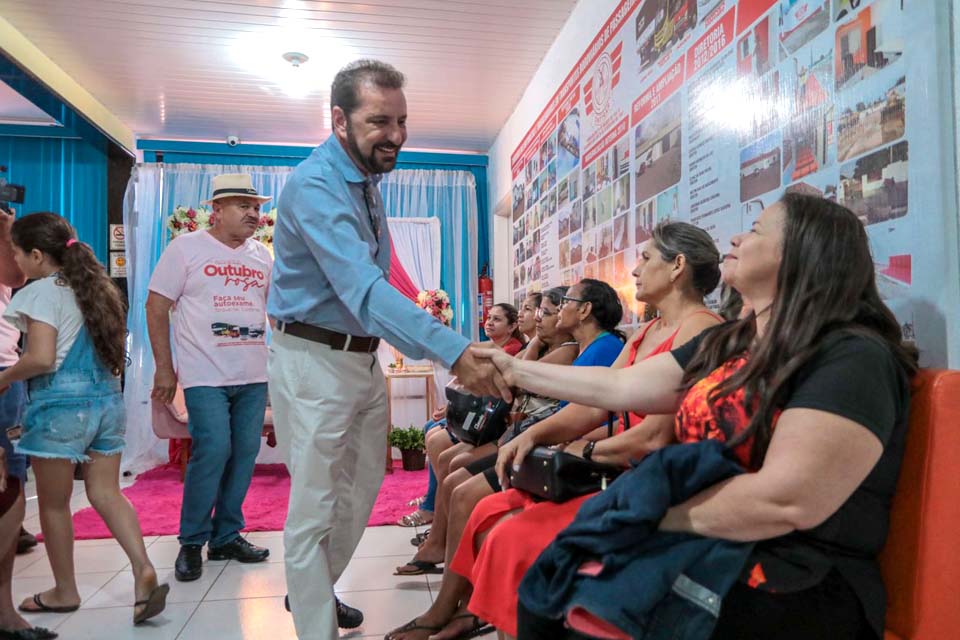 Prefeitura de Porto Velho apoia ações de combate ao câncer; Prefeito Hildon Chaves visitou a carreta do Hospital do Amor