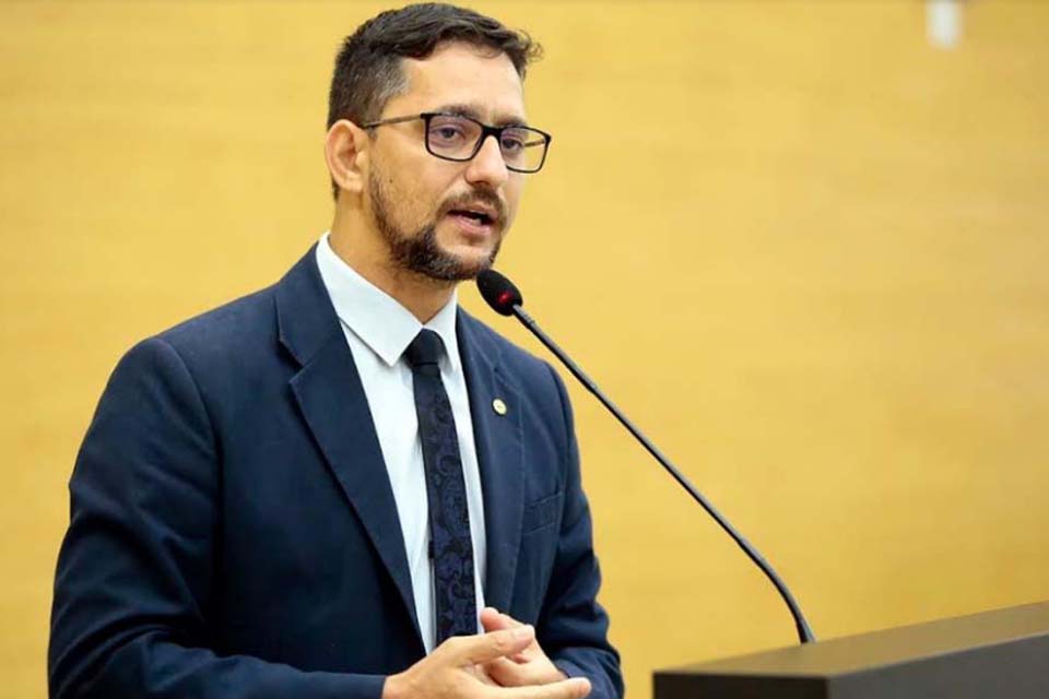 Deputado Anderson encaminha requerimento solicitando isenção de imposto para quem tem visão monocular