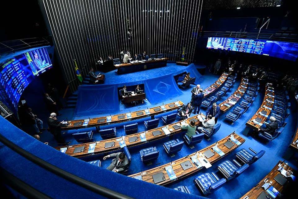 Reforma tributária com novo impacto no IVA é lida na CCJ do Senado