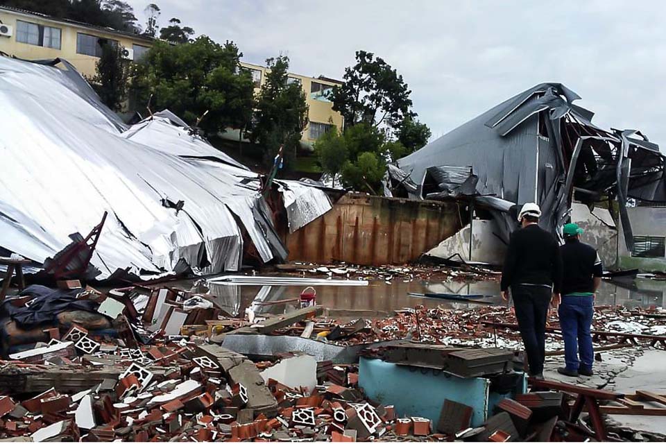 Defesa Civil confirma uma morte causada por tornado em Santa Catarina