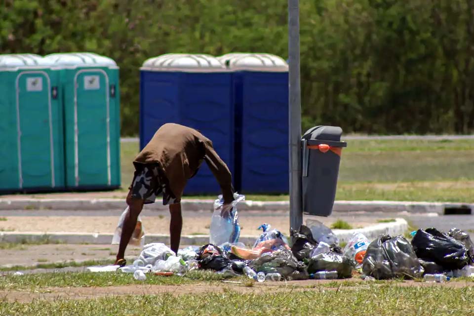 Governo cria pontos de higiene para população em situação de rua