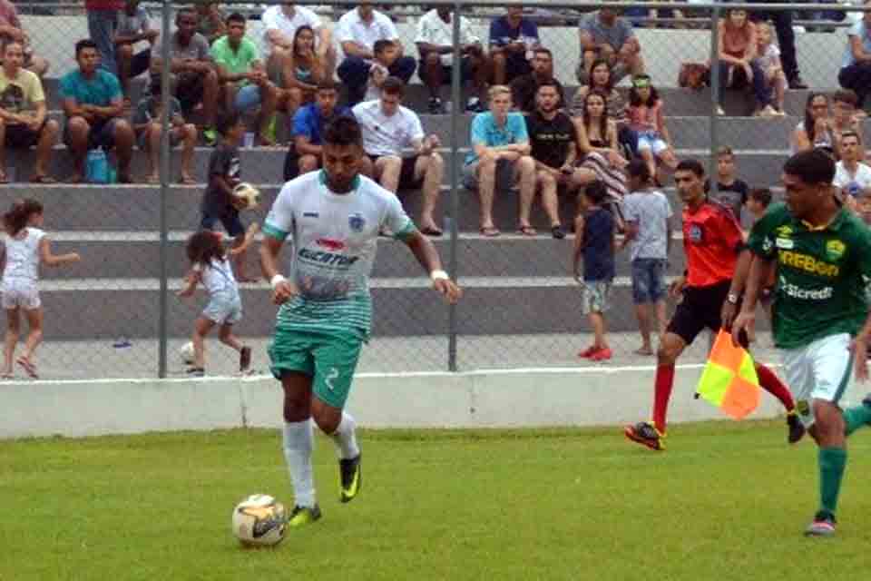 Lateral Marquinhos acerta volta ao União Cacoalense