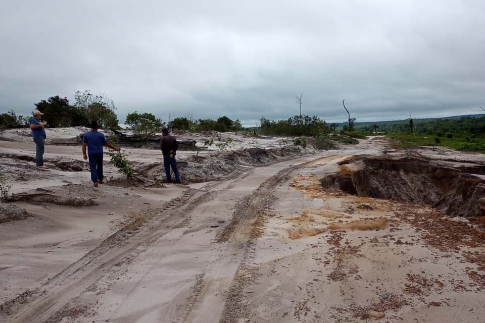 Semosp atende zona rural com recuperação de estradas e pontes em trechos críticos afetados por temporais