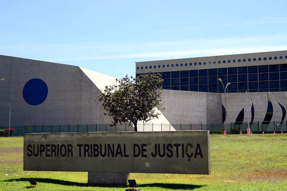 STJ inicia sessão para decidir afastamento de Witzel do cargo