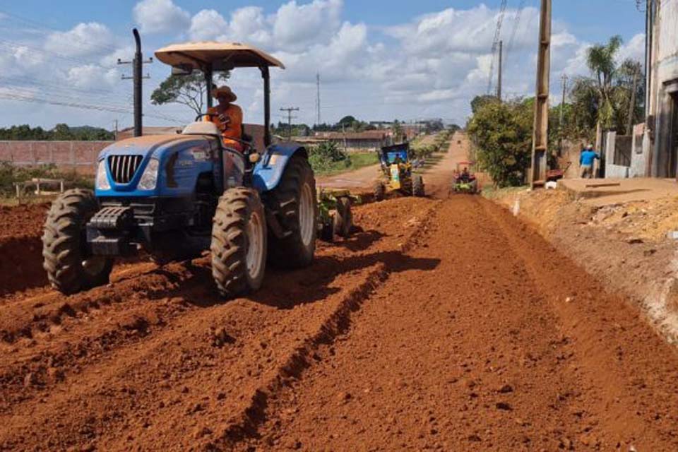 Obras de pavimentação asfáltica são executadas no perímetro urbano da  RO-370 