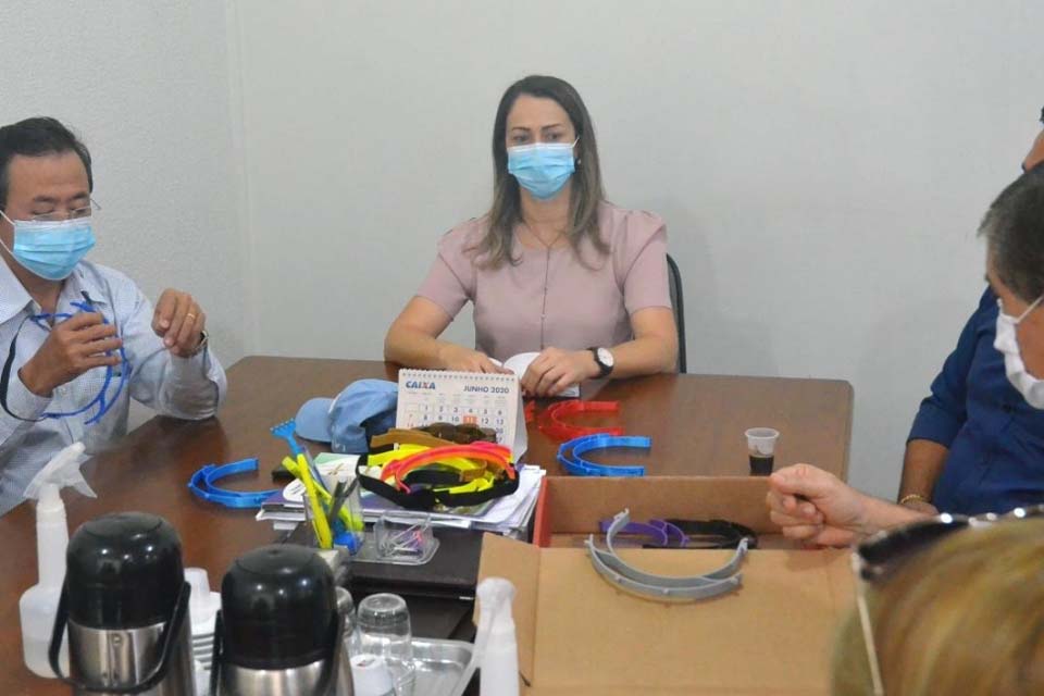 Reunião com Ifro e Prefeitura traçam métodos para fabricação de faceshields no município