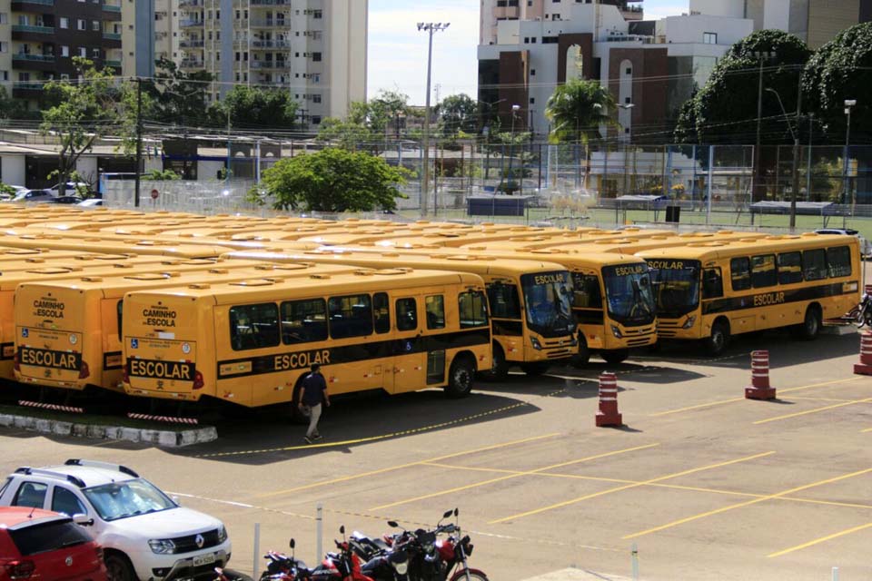 Ônibus e notebooks serão entregues pelo governador Marcos Rocha para o início do ano letivo em Rondônia