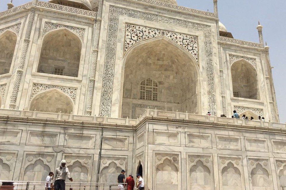 Índia desiste de reabertura do Taj Mahal citando riscos de covid-19