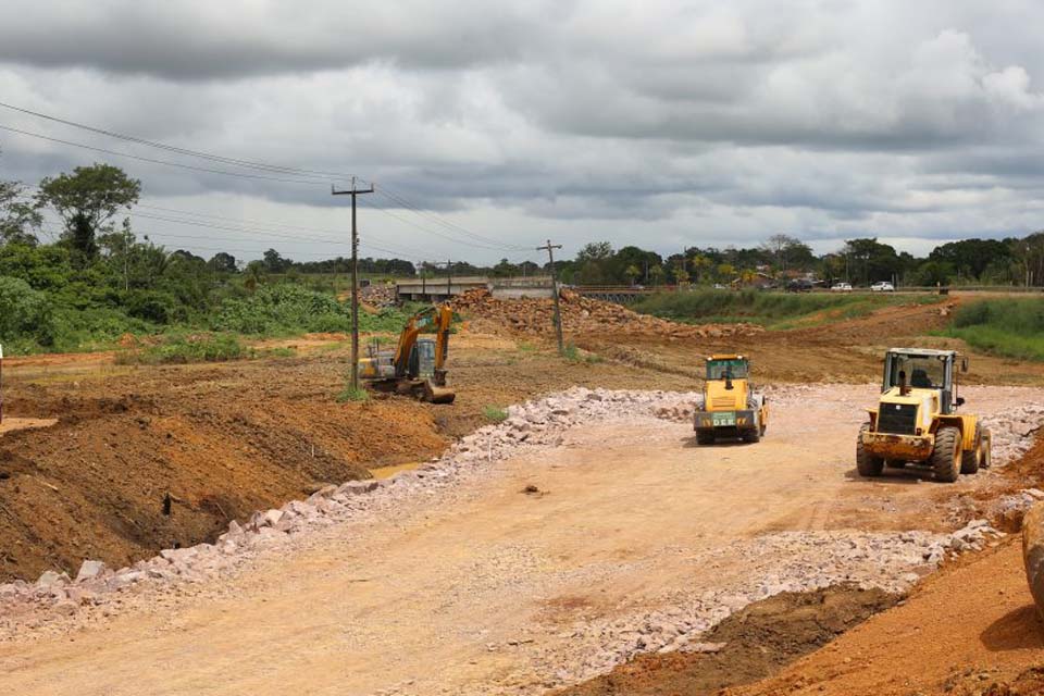 DER intensifica trabalhos de conclusão de cabeceiras da ponte sobre o rio Jamari, na região de Ariquemes