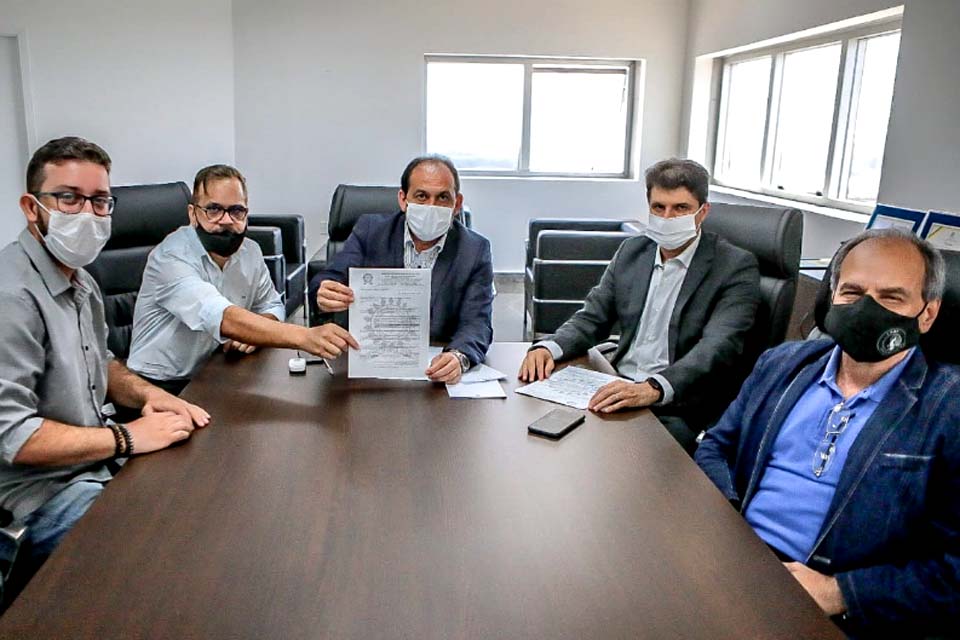 Presidente da ALE-RO, Deputado Laerte Gomes recebe representantes da Polícia Civil de Rondônia