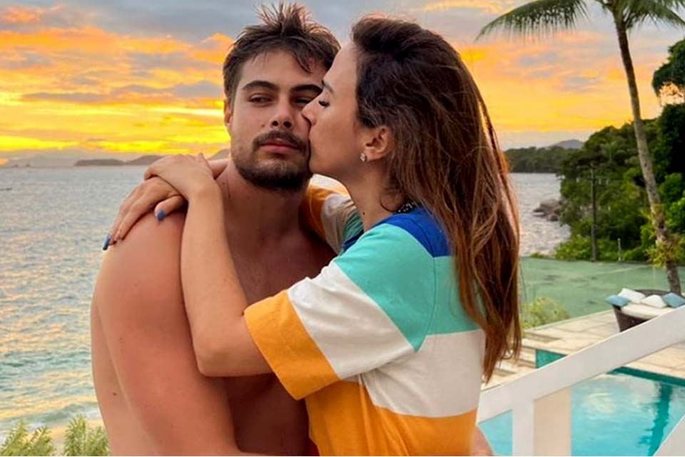 Rafa Vitti publica foto ao lado de Tatá Werneck comemorando os seis anos de relacionamento