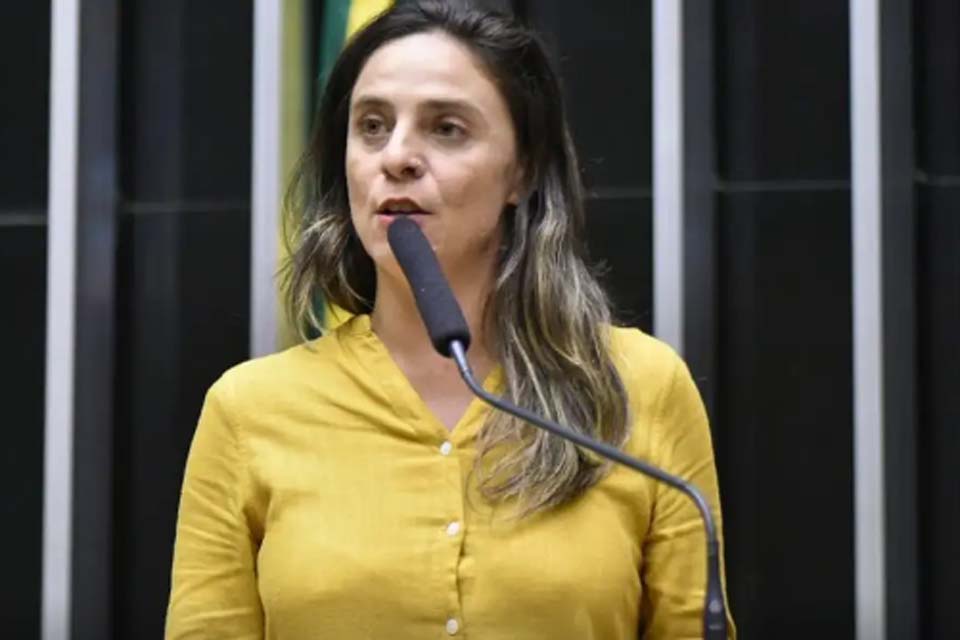 Projeto quer suspender salário de militares da ditadura