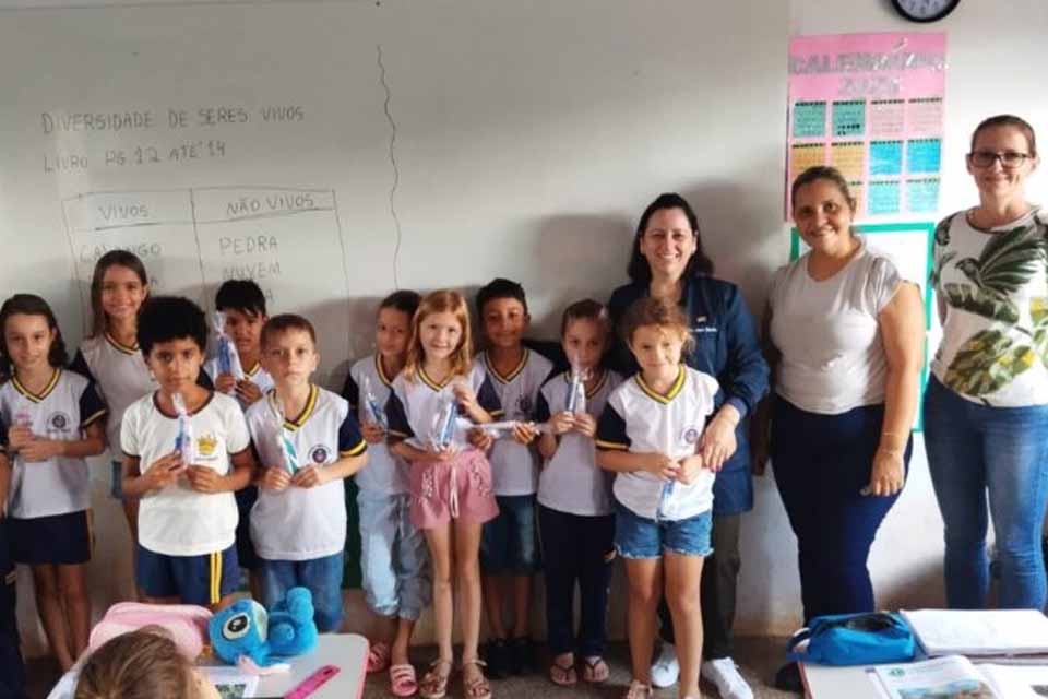 Secretaria de Saúde e UBS de Nova Estrela realizam ação educativa sobre saúde bucal