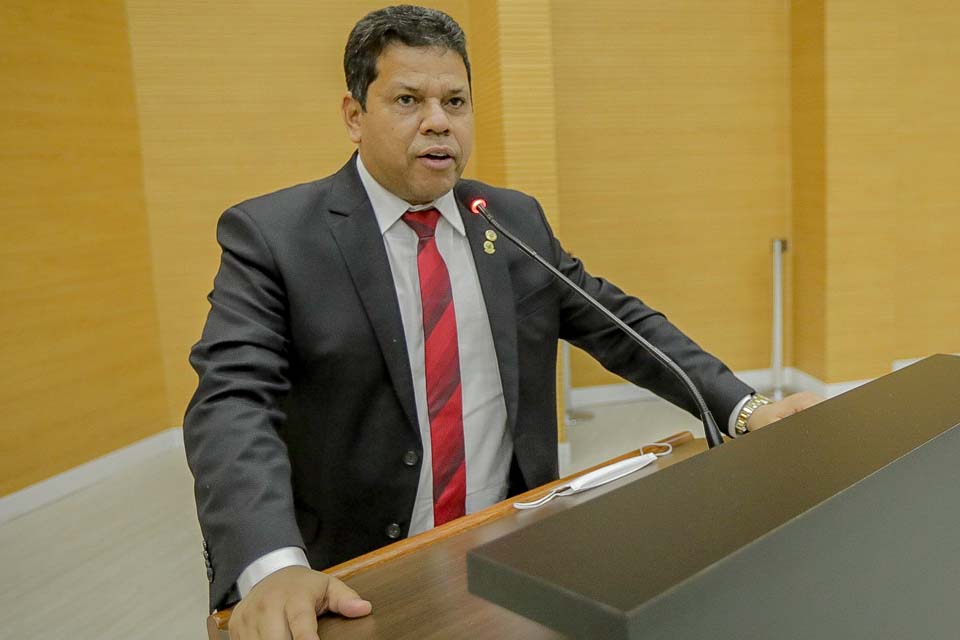 Jair Montes pede que Ministério Público investigue realizadores de festas clandestinas durante a semana santa em Porto Velho