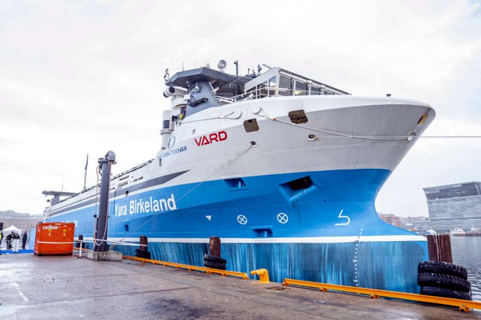 Noruega apresenta primeiro cargueiro elétrico autônomo do mundo