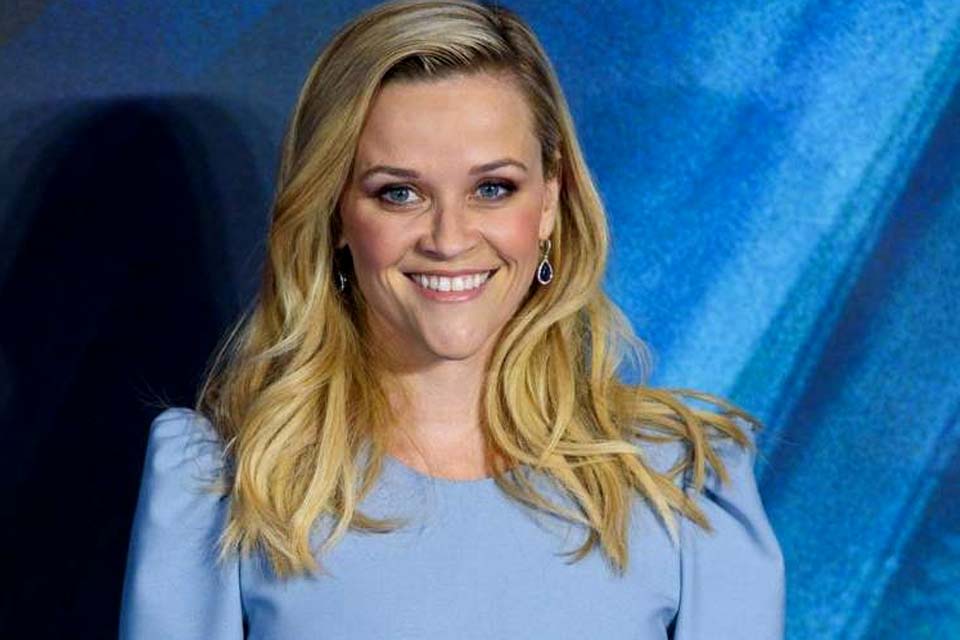 Reese Witherspoon ficou 'apavorada' quando engravidou aos 22 anos